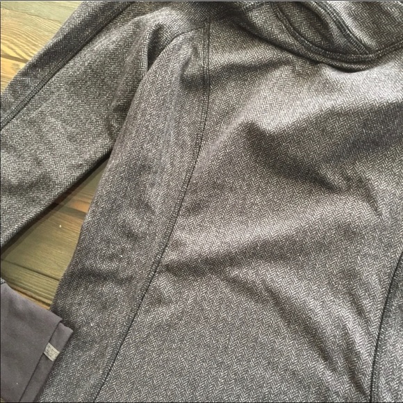 NWT Lululemon Think Fast Hoodie size 6 - Picture 6 of 8